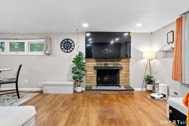 Building Photo - 128 Forest Dr