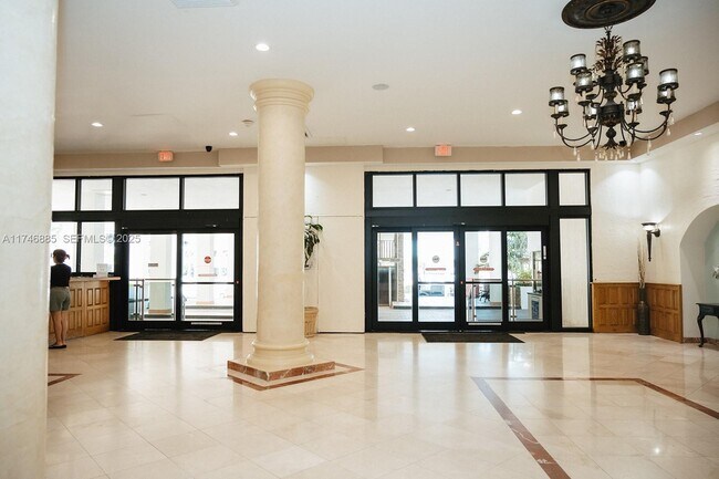 Building Photo - 3725 S Ocean Dr