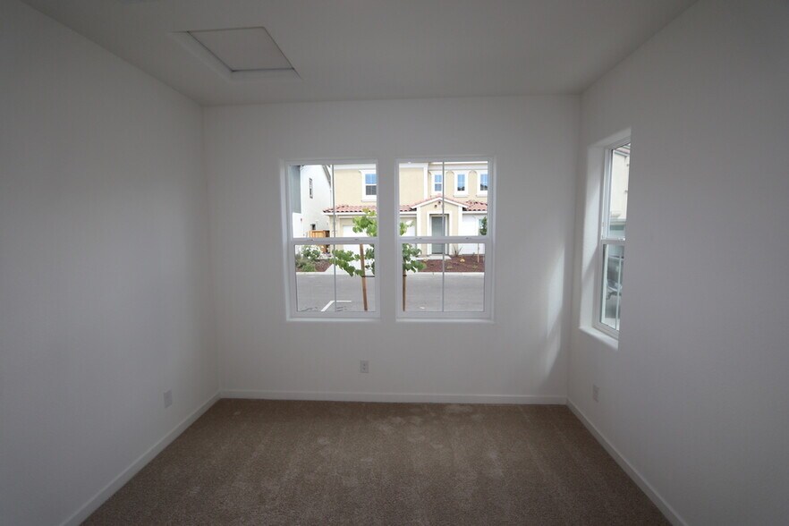Building Photo - 3707 Red Fir Ln