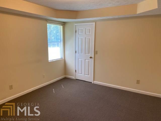 Building Photo - 94 Rock Garden Pl