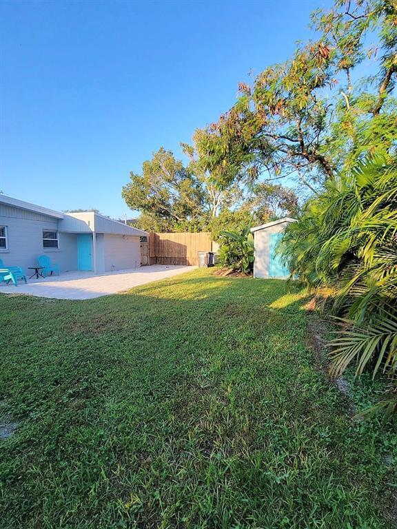 Building Photo - 513 Firefly Ln