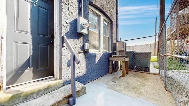 Building Photo - 722 Pearl Pl