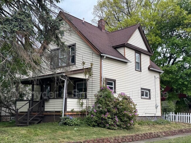 Building Photo - 605 Sackett Ave