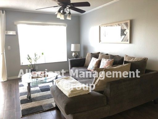 Building Photo - 3 Bedroom Townhome for Rent in Amber Pointe