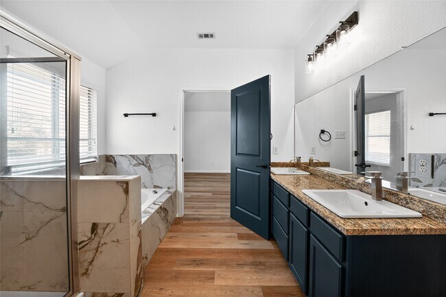 Building Photo - 4500 Aria Cove