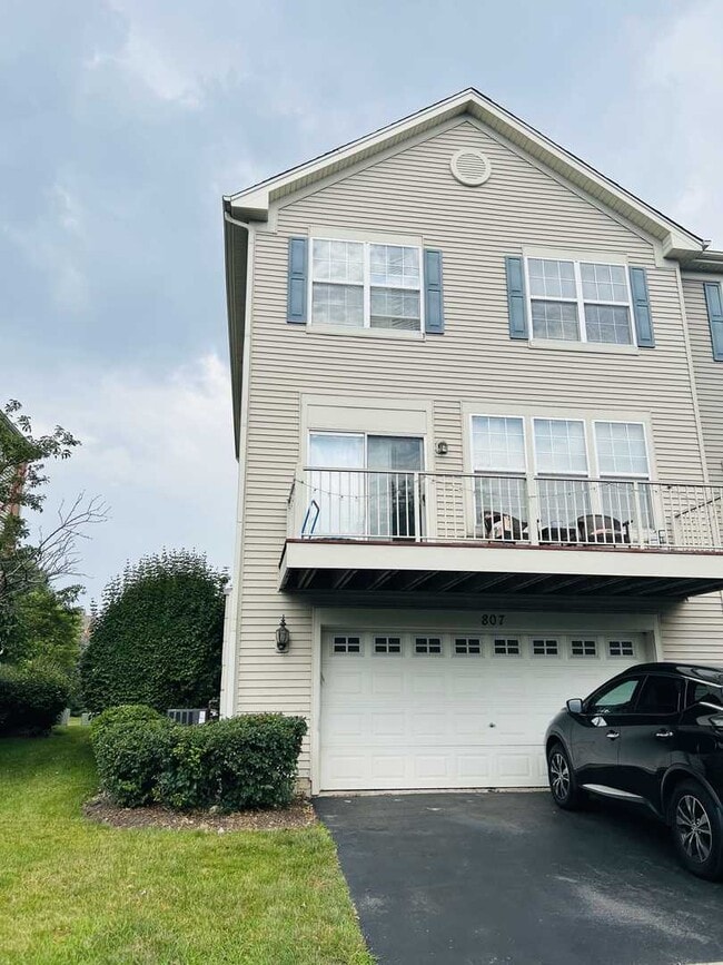 Building Photo - 807 Brodhead Dr