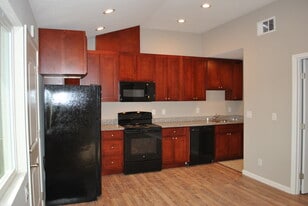 Building Photo - 21391 Locust St