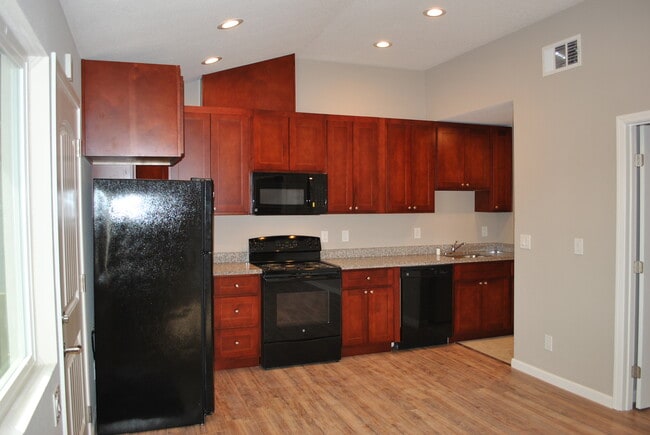 Building Photo - 21391 Locust St