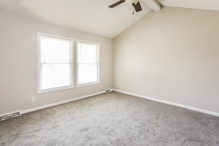 Building Photo - 700 Zay Dr