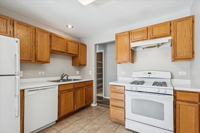 Building Photo - 67 Beechmont Ct