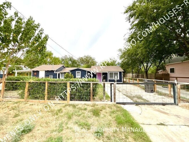 Building Photo - 514 N Olive St