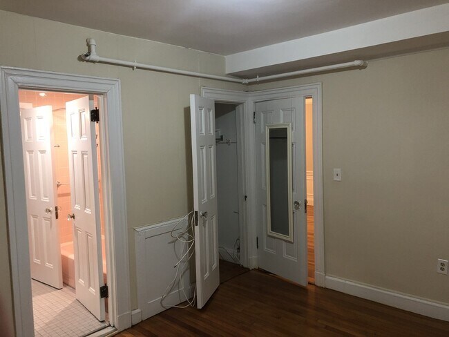 Building Photo - 124 Bowdoin St