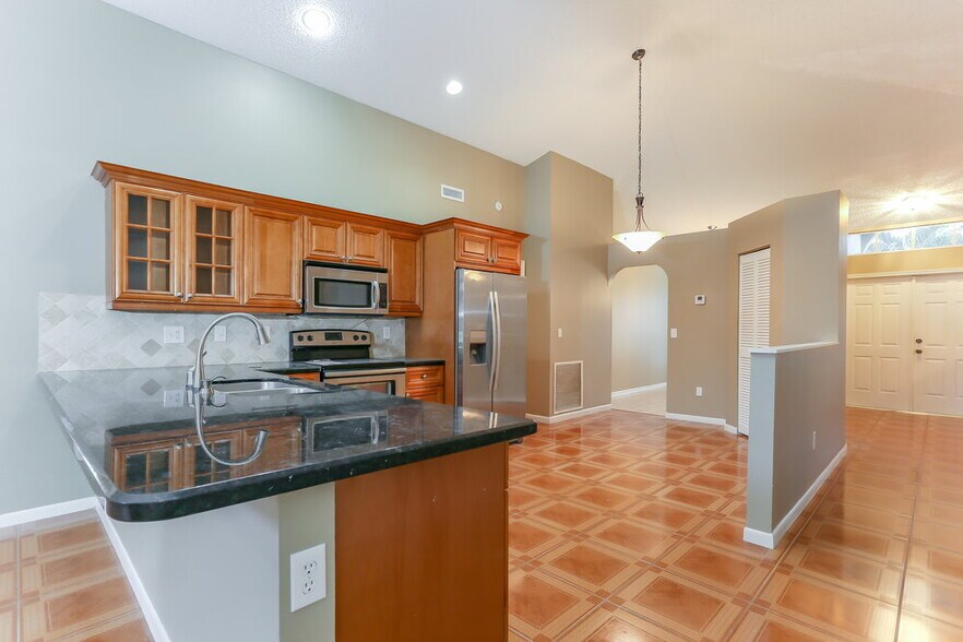 Building Photo - 9711 SW 16th Ct