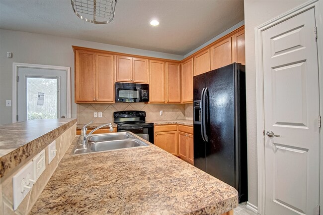 Building Photo - 243 Drake Run Ln