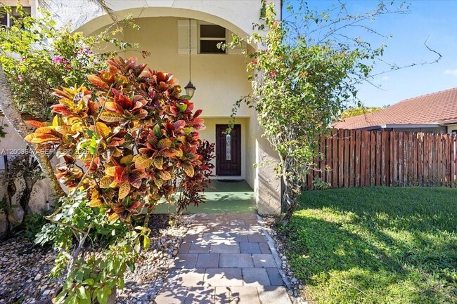 Building Photo - 2560 Bass Way