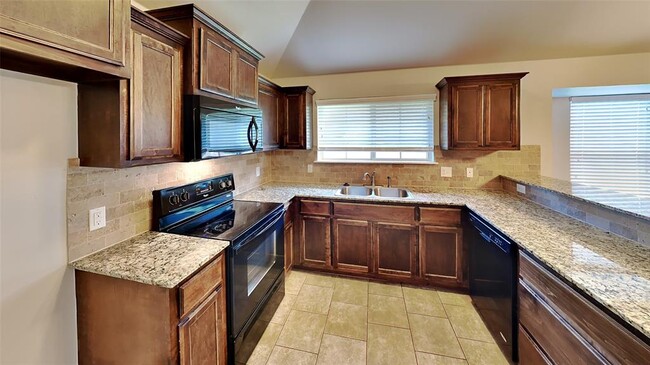 Building Photo - 1300 Selborne Pl