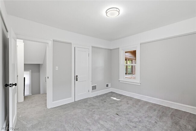 Building Photo - 1539 Elbur Ave