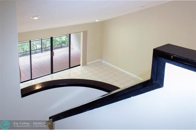 Building Photo - 8638 Eagle Run Dr