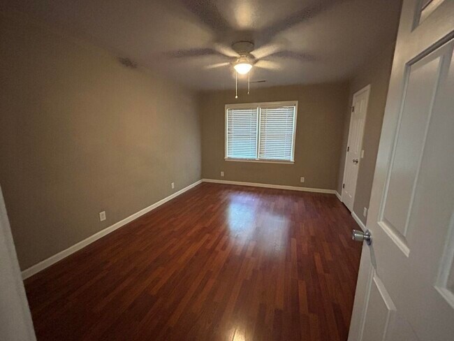 Building Photo - 1310 Crowndale Dr