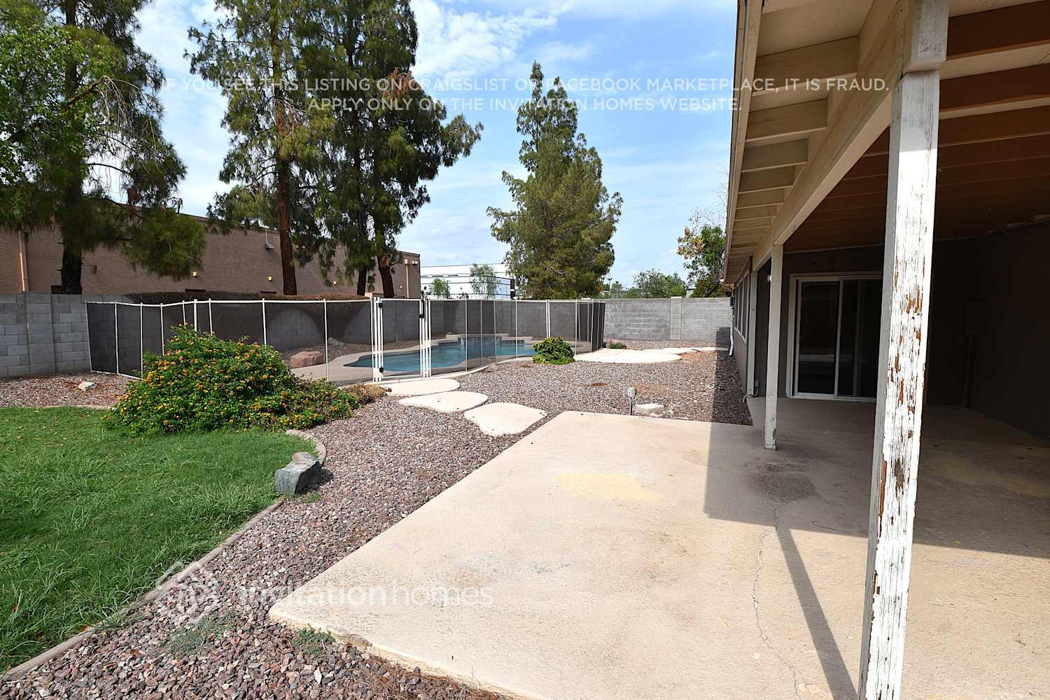 Building Photo - 624 W Keats Ave