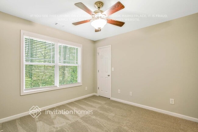 Building Photo - 2507 Brentford Pl