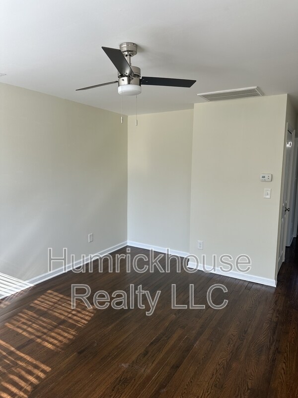 Building Photo - 5225 Valley Stream Rd