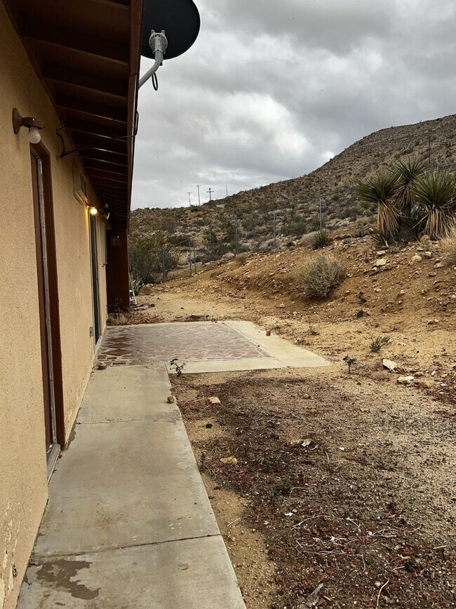 Building Photo - AVAILABLE NOW $200 off First Month Rent