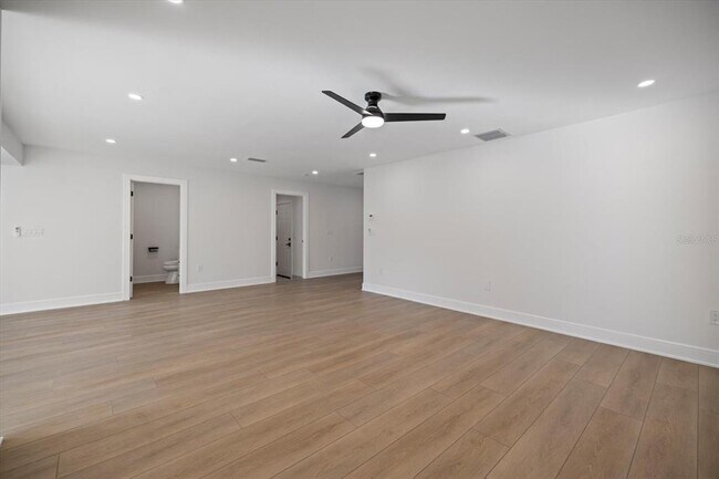 Building Photo - 470 Leger Dr