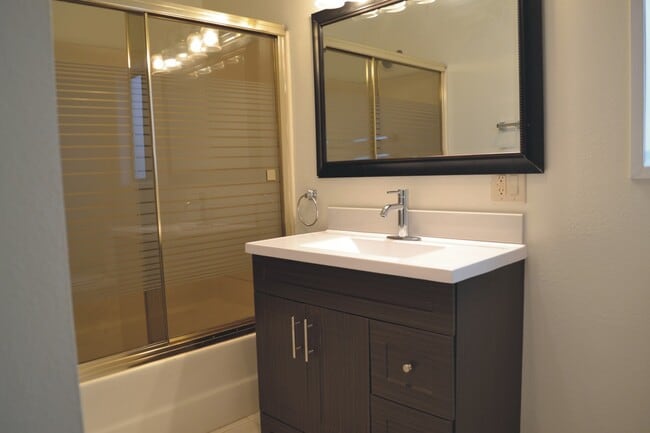 Building Photo - 6407 Gentry Ave