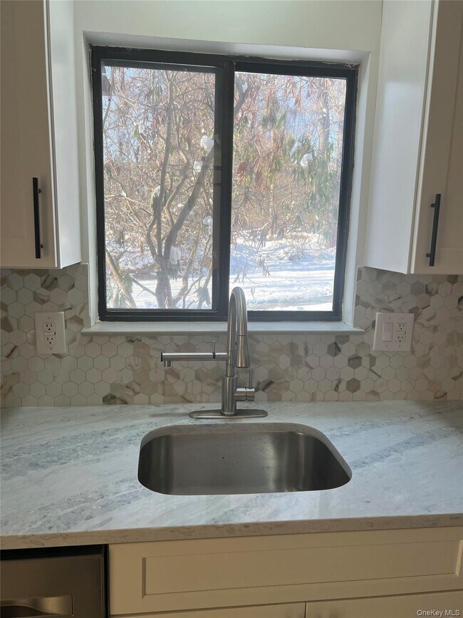 Building Photo - 1 Scenic Vw