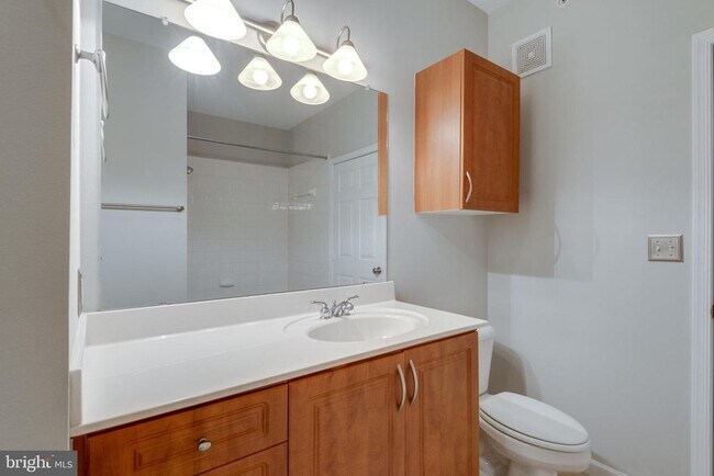 Building Photo - 12958 Centre Park Cir