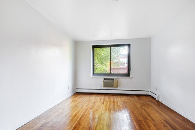 Building Photo - 171 Vose Ave