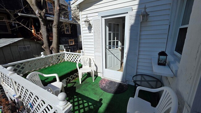 Building Photo - 34 N Montgomery Ave