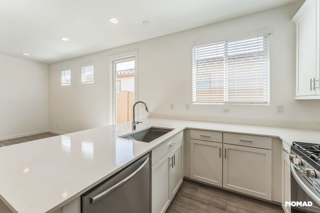 Building Photo - Charming 1BR Condo in San Tan Valley (Util...