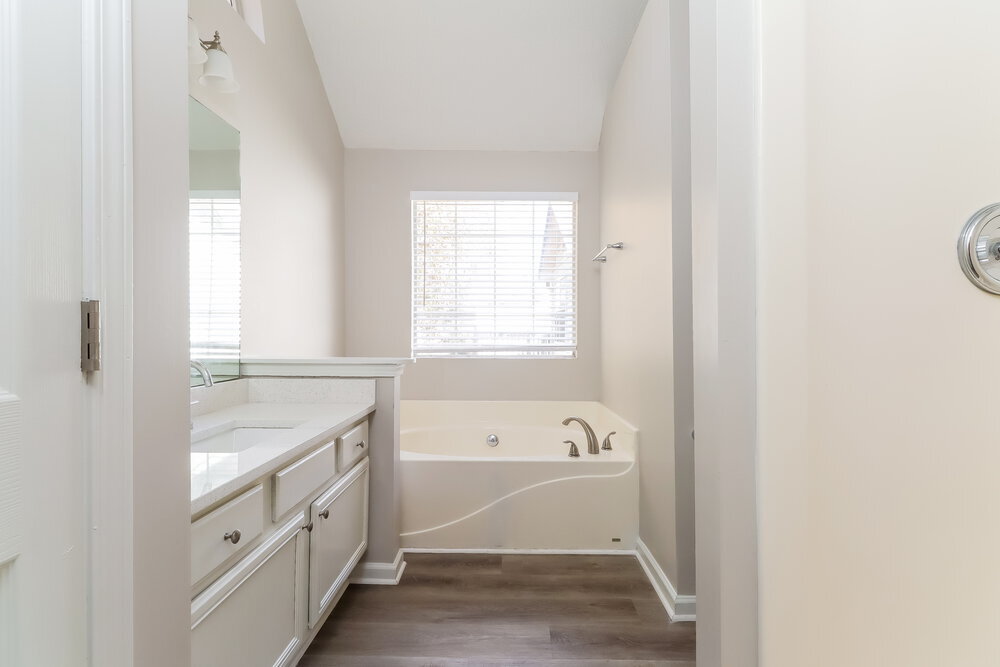 Building Photo - 735 Beaver Run Trce