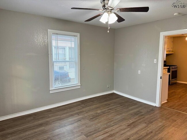 Building Photo - 2015 Polk St