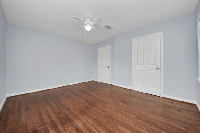 Building Photo - 6214 Diamond Ct