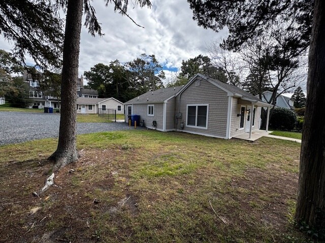 Building Photo - 5 Laurel Ave