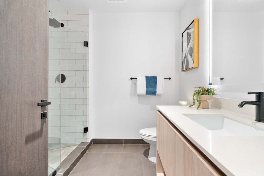 Building Photo - 398 NE 5th St