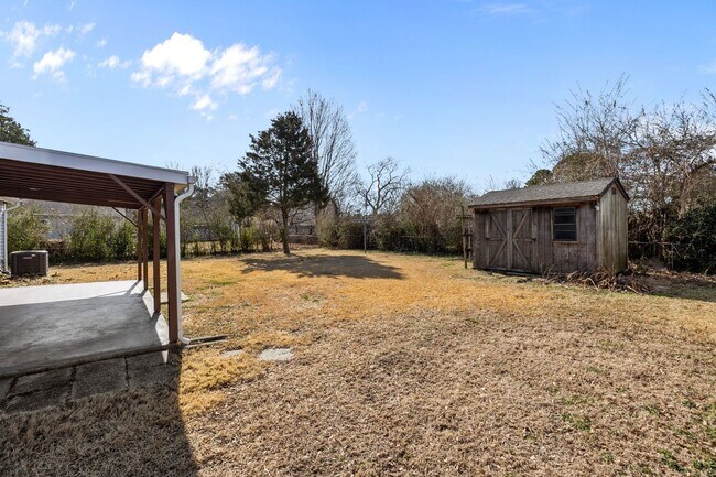 Building Photo - Just Listed for Rent in Virginia Beach!