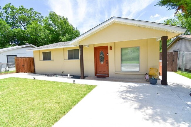 Building Photo - 6027 Bluebell Cir