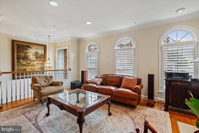 Building Photo - 1309 McLean Crest Ct