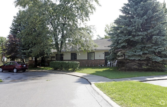 Building Photo - Harbour Oaks