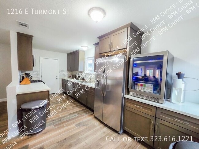 Building Photo - 1216 E Turmont St