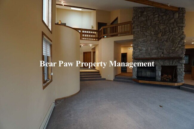 Building Photo - Unbelievable Views in this Stunning Contemporary Mountain Home!!
