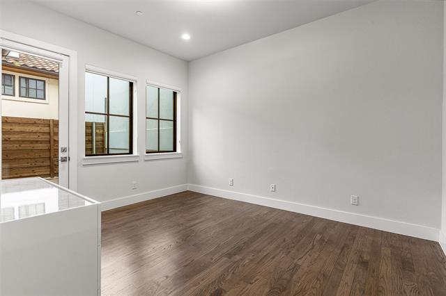Building Photo - 2800 Lakeside Pkwy