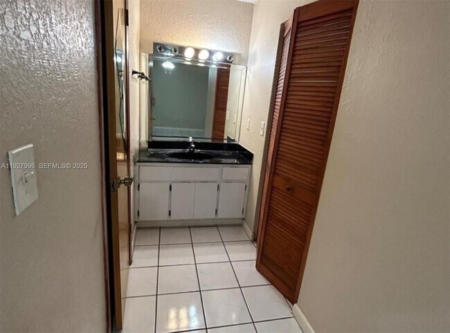 Building Photo - 4531 SW 146th Ct