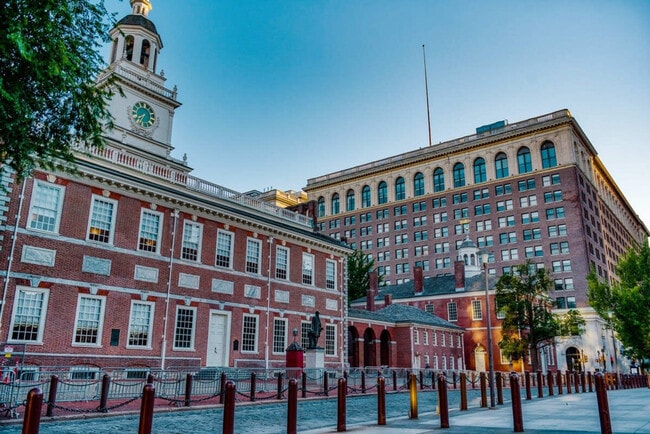 Building Photo - 150S S Independence Mall W