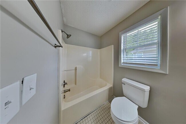 Building Photo - 108 Ivy Trace Ln