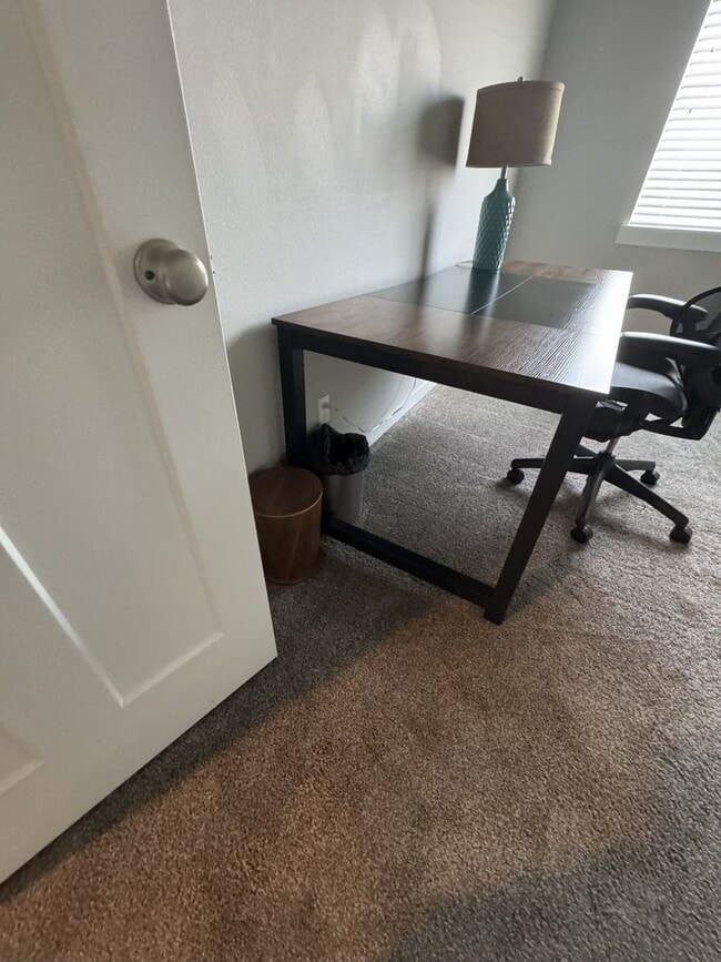 Building Photo - Furnished Hermiston Rental